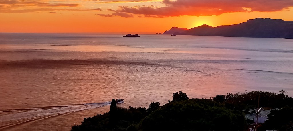 Questa immagine ha l'attributo alt vuoto; il nome del file è tramonto-2025.jpg